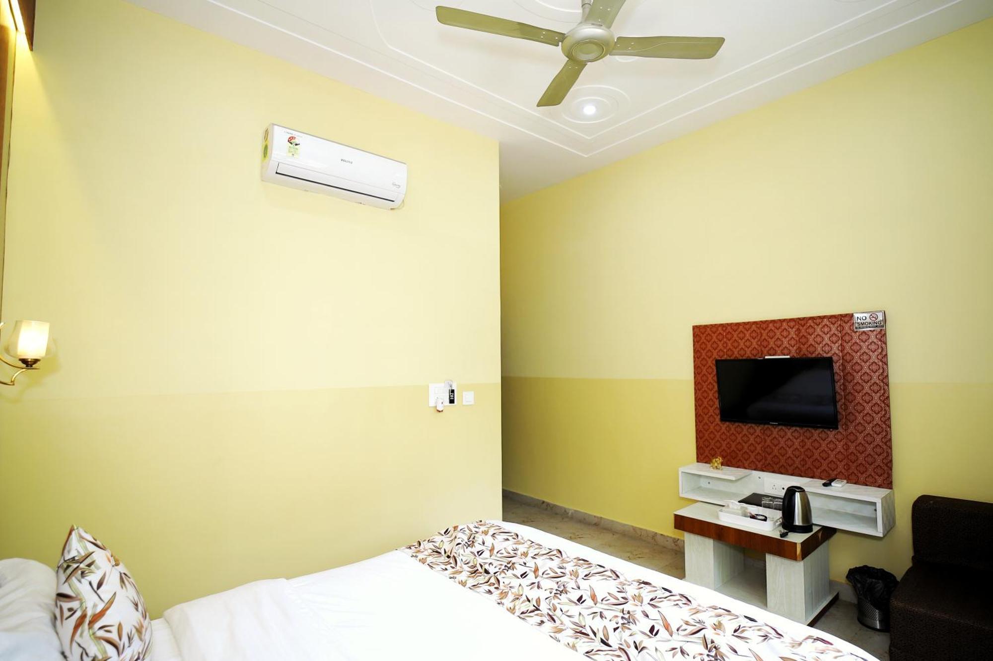 The Orchid Retreat Apartman Agra  Kültér fotó